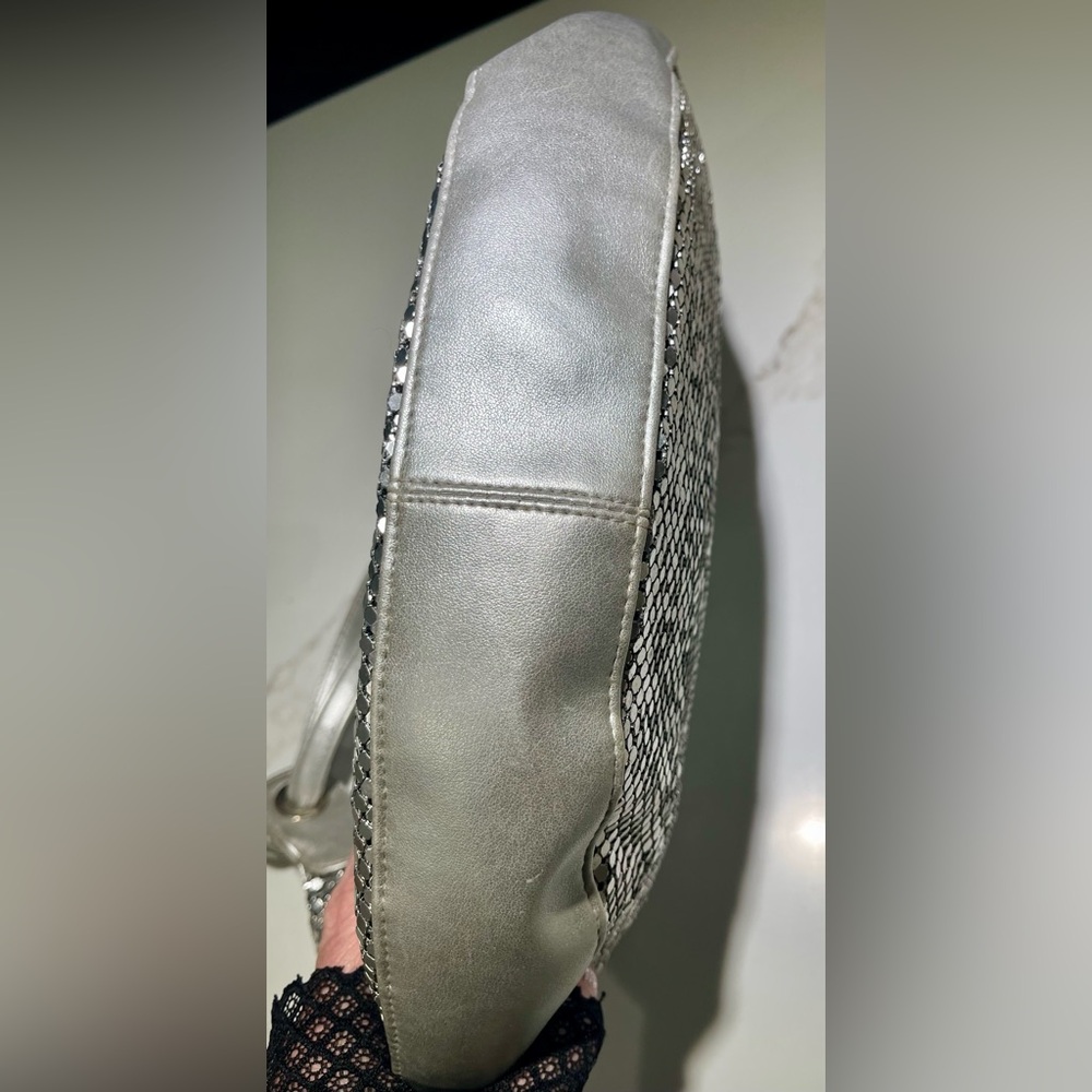 🥳🥳NEW BUENO Mesh Silver Hobo Dressy Shoulder Bag, Silver - Picture 8 of 8